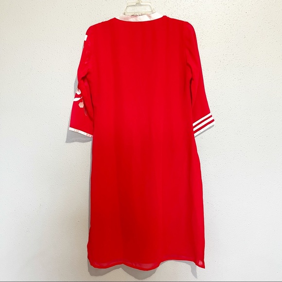 Excellent Thawb Red with Flower Embroidery - Picture 3 of 10